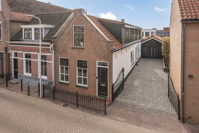 listing-c6d01086-6aa5-4cc4-bdba-e59a09f19687-270282530.jpg