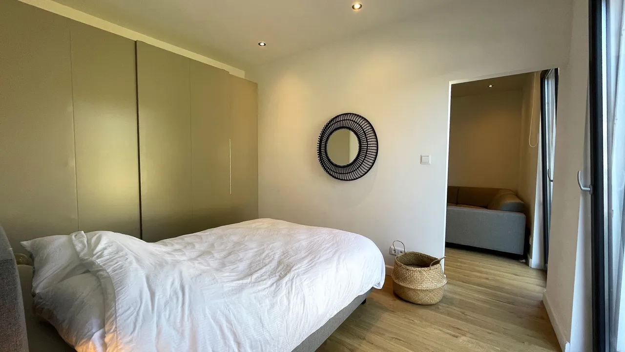 Medium 8