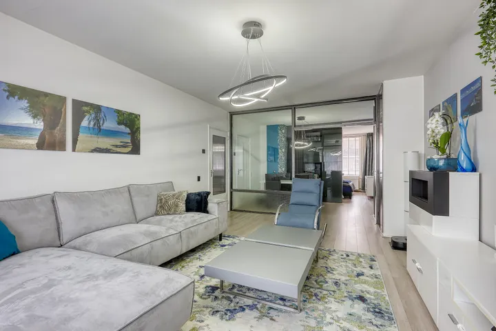 listing-dae745b3-7f35-49c6-9ac4-3c35e154e52a-260337342.jpg