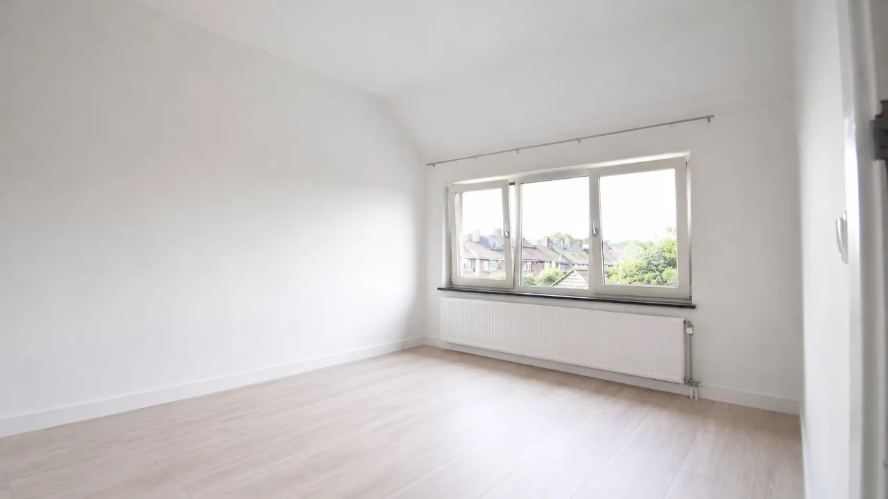 listing-439ecd63-6f40-4d1e-832a-130a6f8216f8-original.jpg