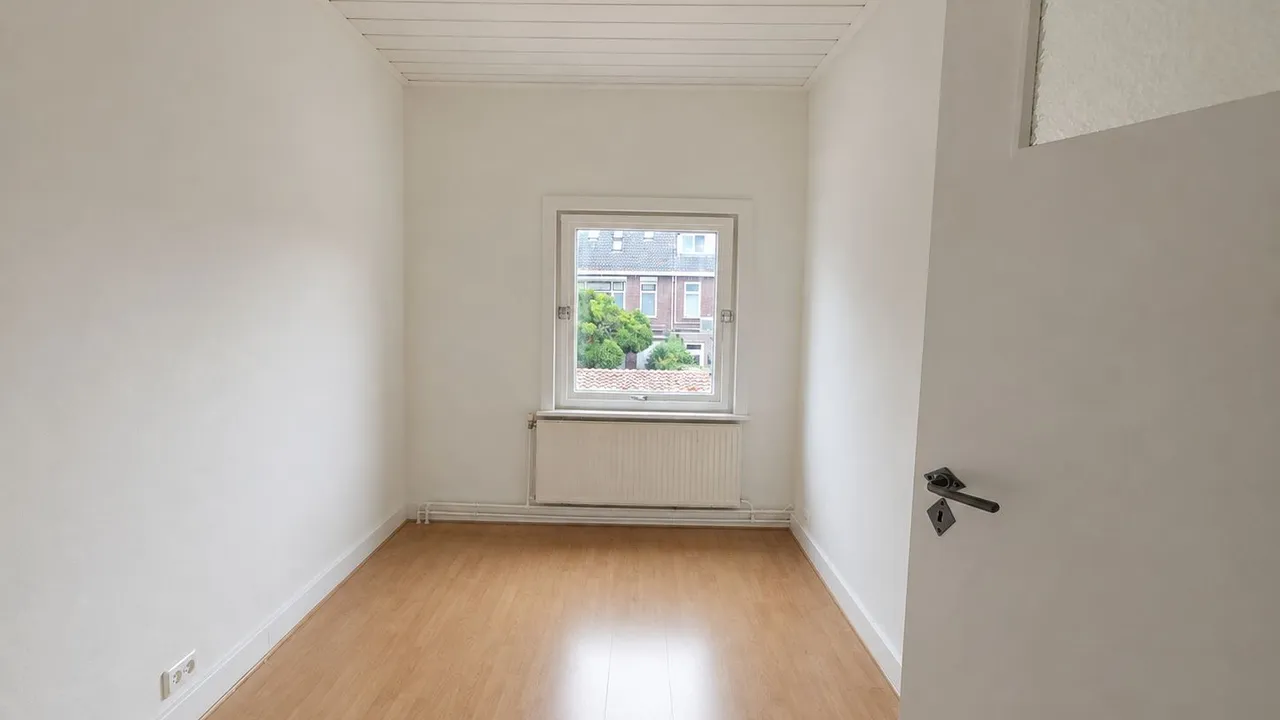 listing-e6d8a469-cb09-4fe5-8157-1ab9f31c1bc7-original.jpg
