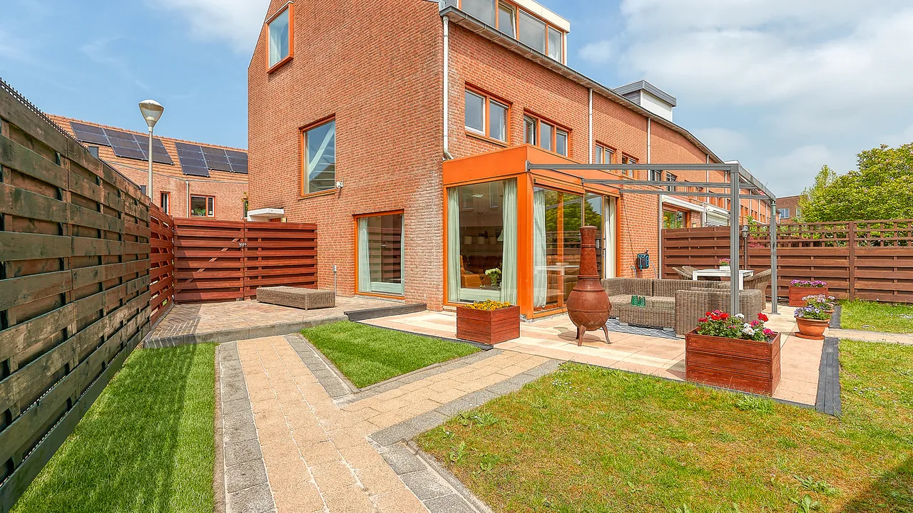 listing-b94d7674-9ad3-40d8-8fcb-bb2f05a0092f-289882553.jpg