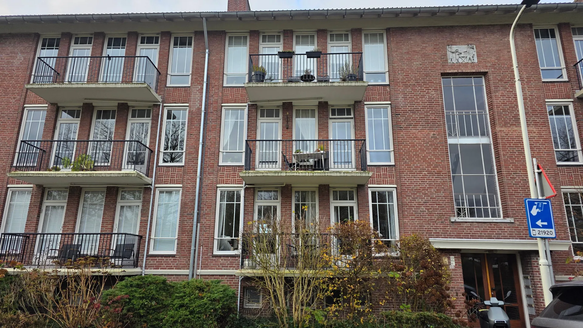listing-1e149d42-2c78-45d9-a998-6ddee845fcde-original.jpg