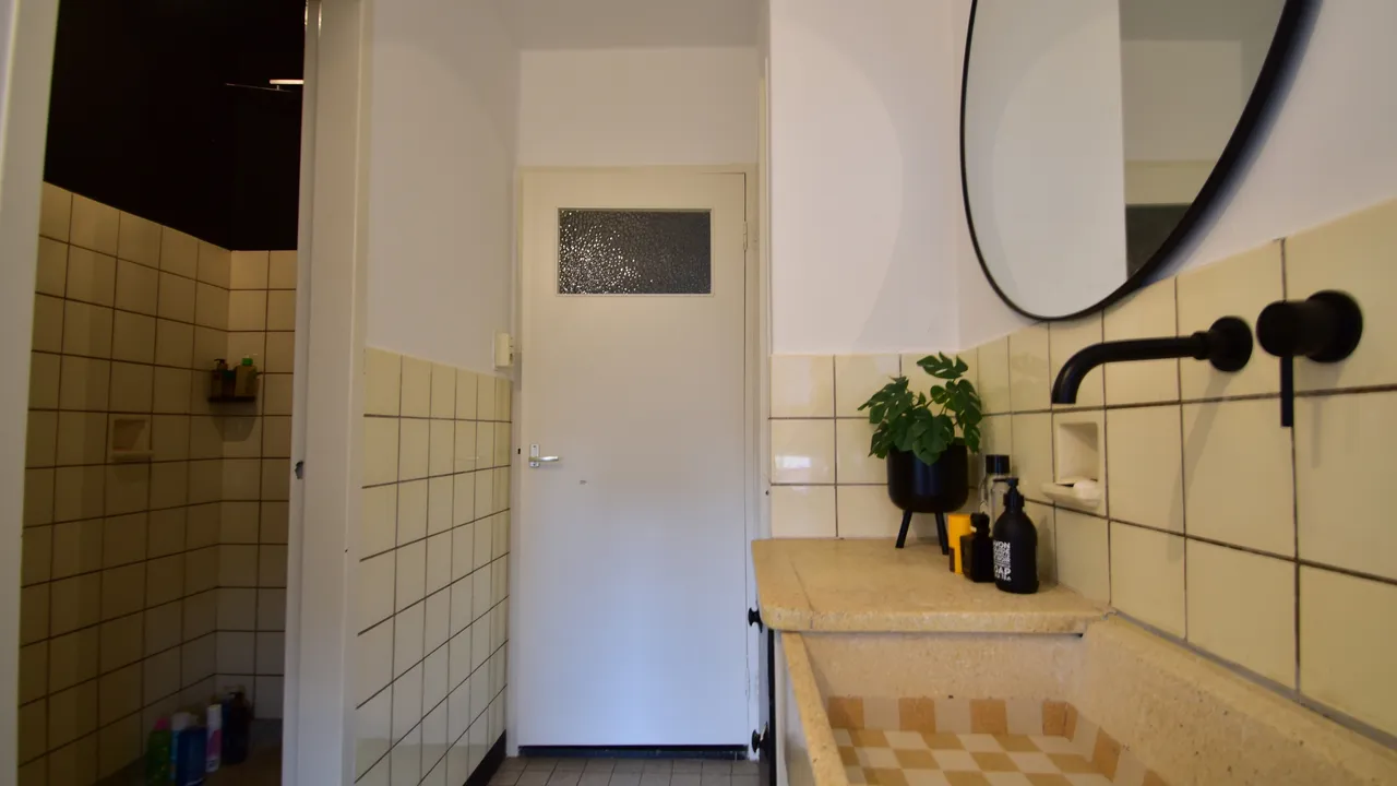 listing-eee4438e-b0e3-4d6a-8e1d-7785770558e3-original.jpg