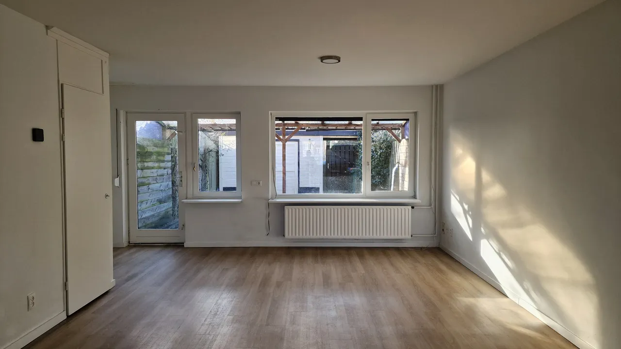 listing-c85bb2b1-de86-4d4d-b550-be0ad3629a43-original.jpg