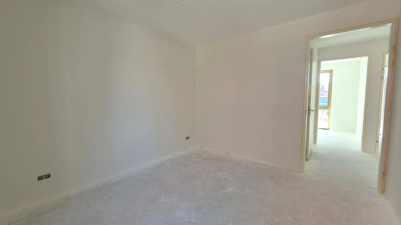 listing-3d4d9482-6465-459f-b6cc-c52e48b22a34-original.jpg