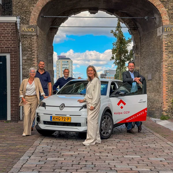Dordrecht team met auto