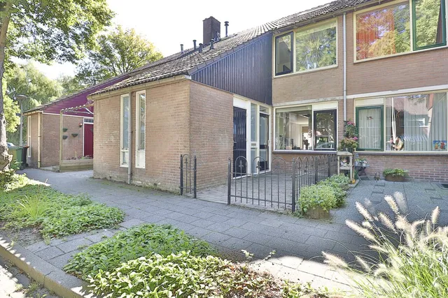 Foto 1 van Zwaluwweg 5