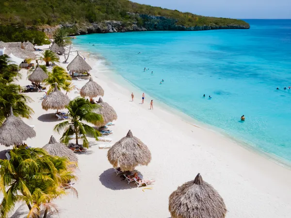 cas abou het mooiste strand van curacao