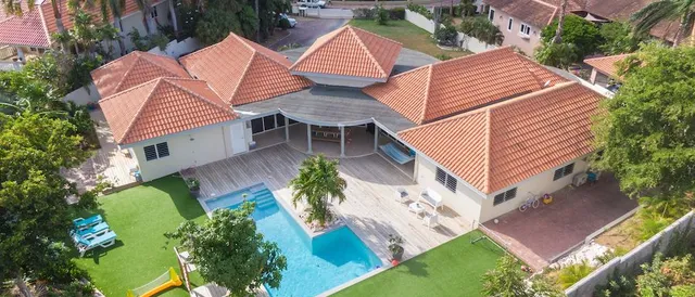 een huis op giroutte curacao makelaar van curacao