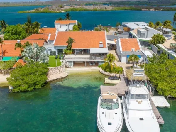 huis aan het spaanse water curacao