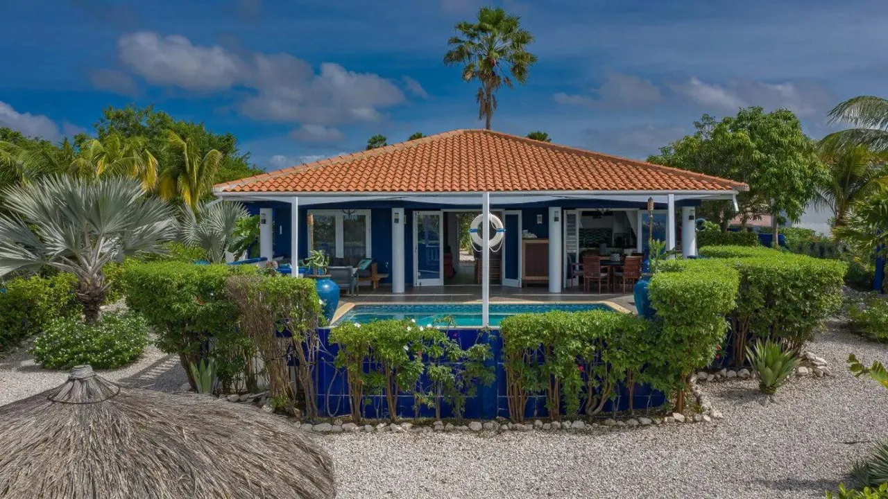 Photo 2 of Coral Estate 704-704