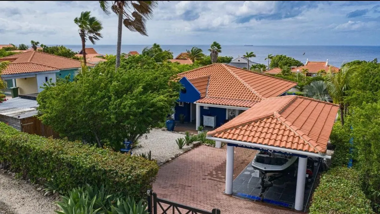 Photo 5 of Coral Estate 704-704