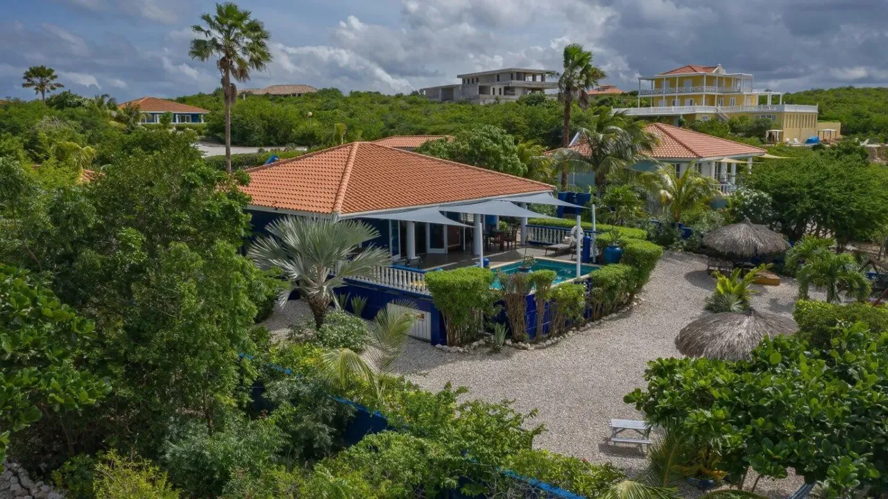 Photo 4 of Coral Estate 704-704