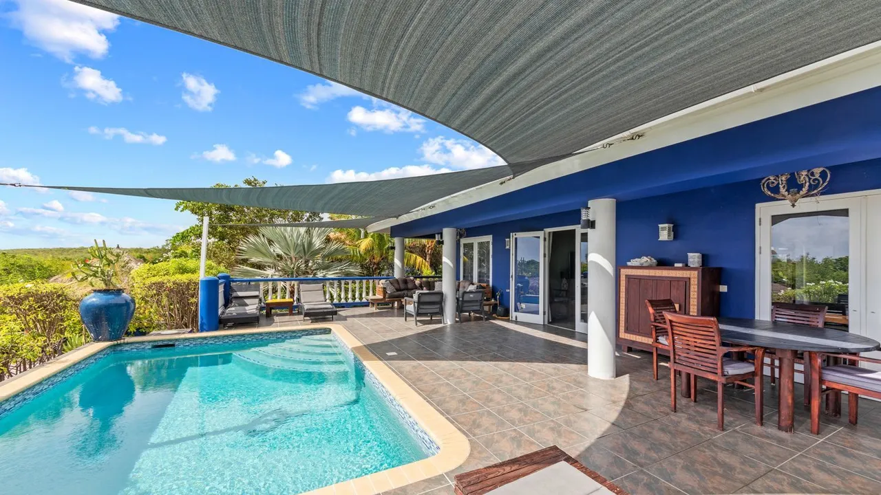Photo 6 of Coral Estate 704-704