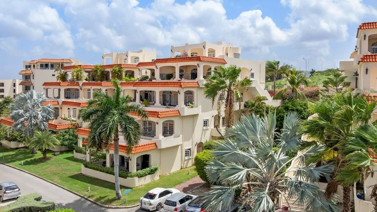 Foto 4 van Royal Palm Resort 20-A