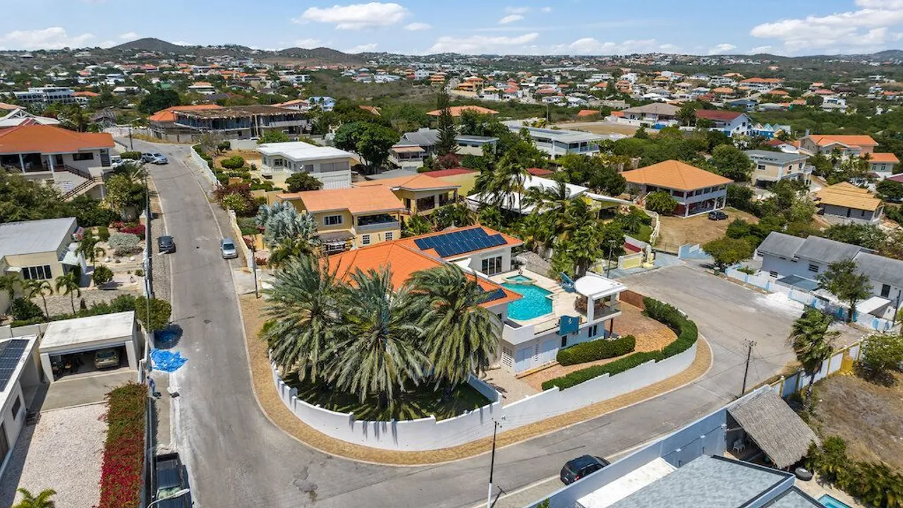 Photo 34 of Kaya Jan Thiel 16