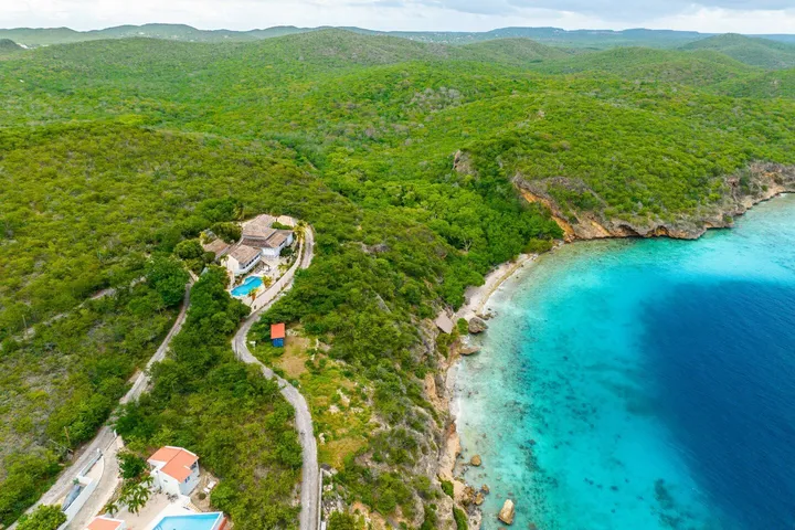 Photo 3 of Coral Cliff Kavel 618