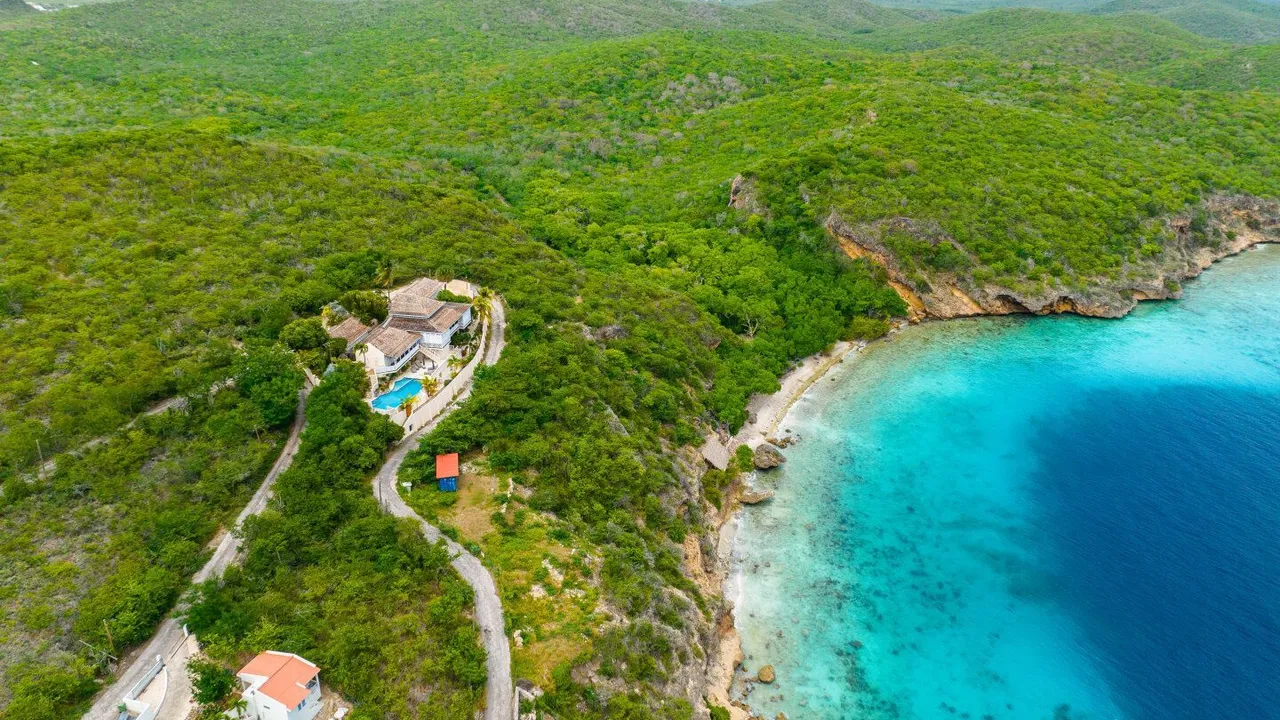 Photo 3 of Coral Cliff Kavel 618