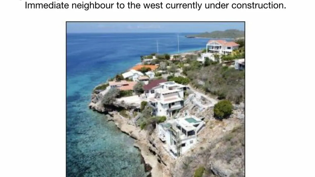 Photo 11 of Coral Cliff Kavel 618