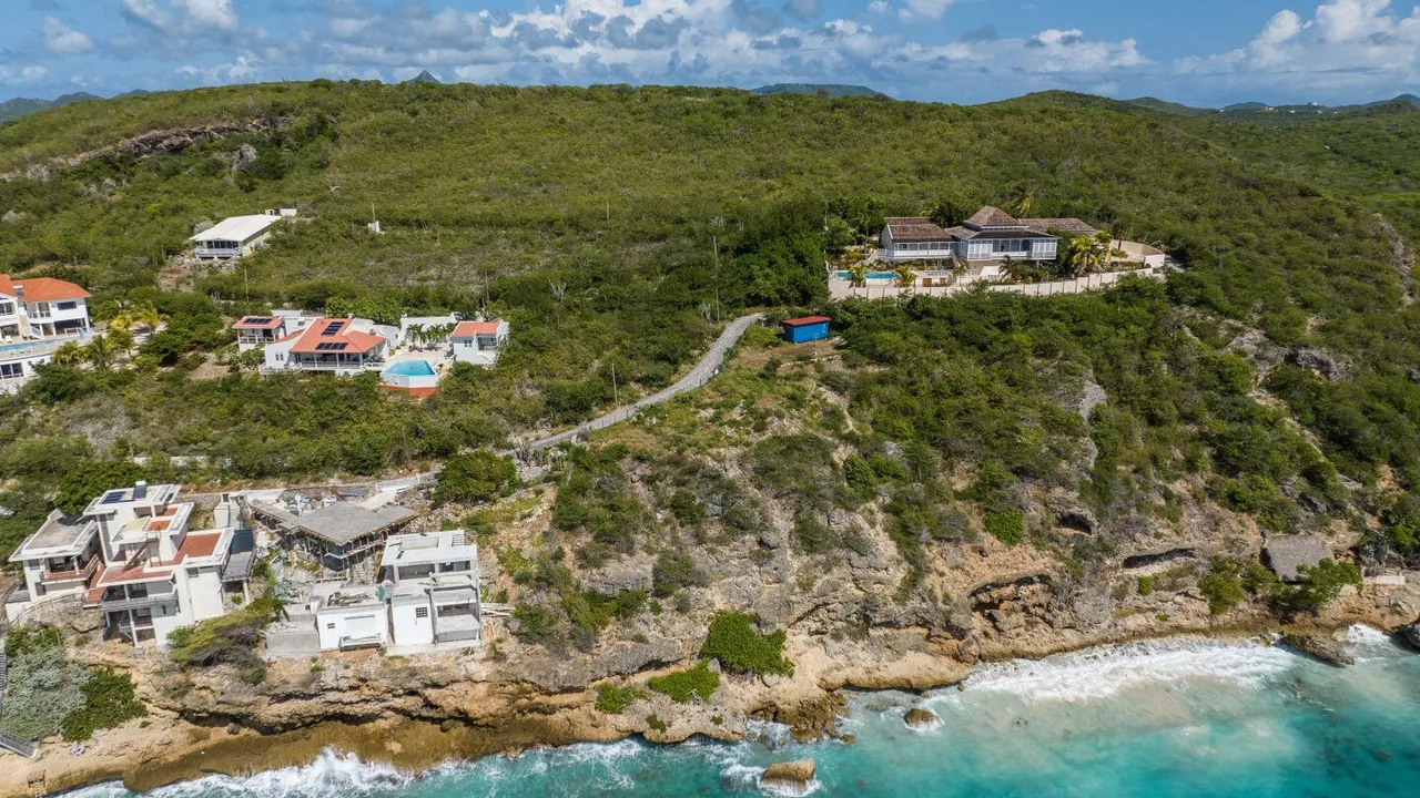 Photo 19 of Coral Cliff Kavel 618