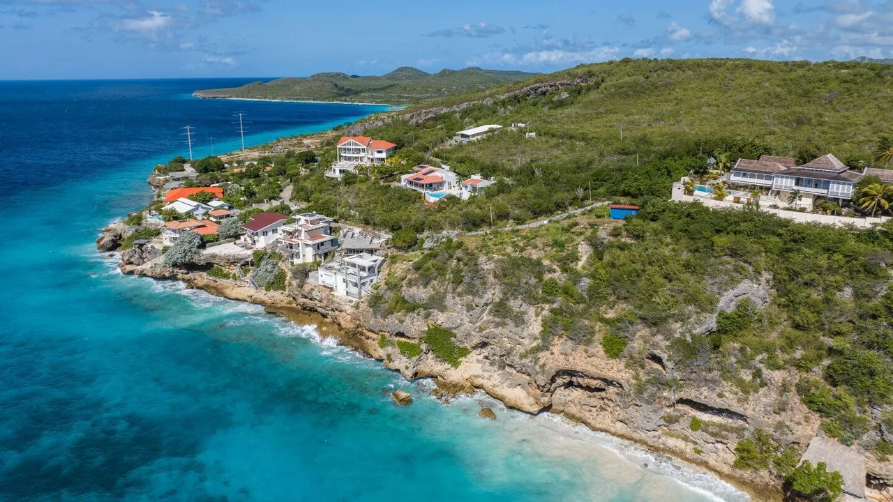 Photo 20 of Coral Cliff Kavel 618